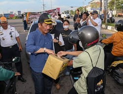 Turun Langsung ke Jalan, Walikota Batam Rudi Pimpin Penggalangan Dana Untuk Cianjur