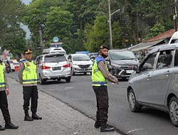 Siaga Polisi, Urai Kepadatan Kendaraan di 5 Titik Menuju Kota Medan